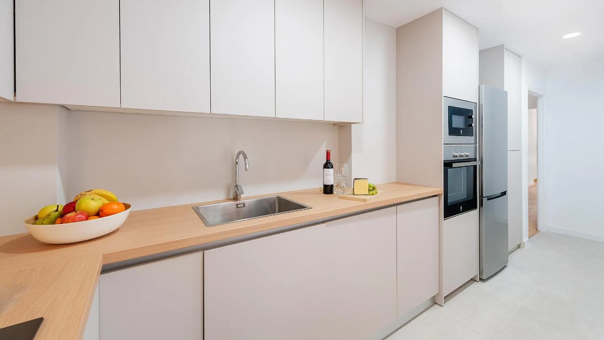 Anita Apartments 포엔샤 항구